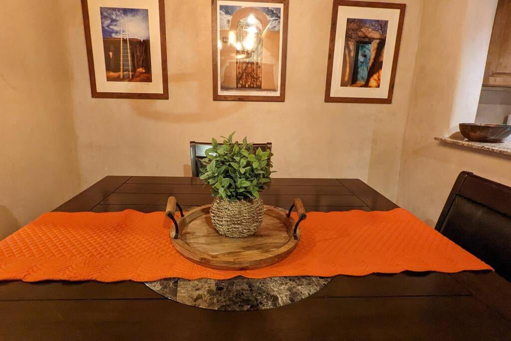 Magical Santa Fe Stay, Minutes From Town Square, Sleeps 4, Includes Free Parking And Outdoor Hot Tub! Ngoại thất bức ảnh
