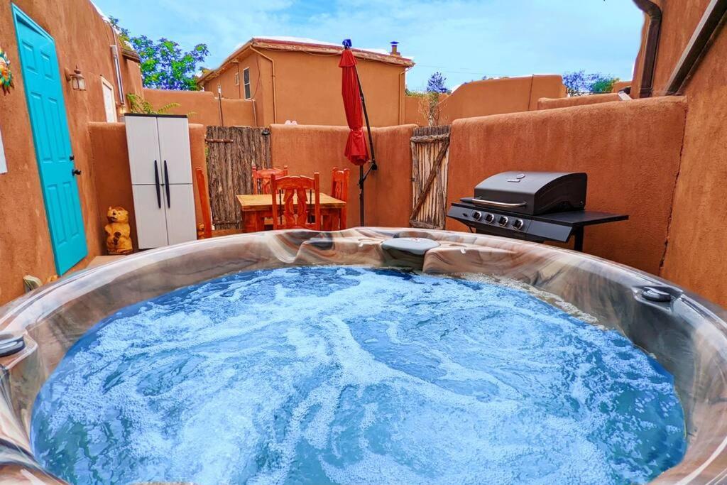 Magical Santa Fe Stay, Minutes From Town Square, Sleeps 4, Includes Free Parking And Outdoor Hot Tub! Ngoại thất bức ảnh