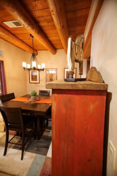 Magical Santa Fe Stay, Minutes From Town Square, Sleeps 4, Includes Free Parking And Outdoor Hot Tub! Ngoại thất bức ảnh