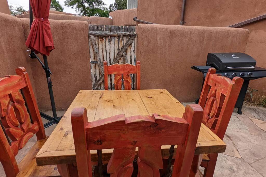 Magical Santa Fe Stay, Minutes From Town Square, Sleeps 4, Includes Free Parking And Outdoor Hot Tub! Ngoại thất bức ảnh
