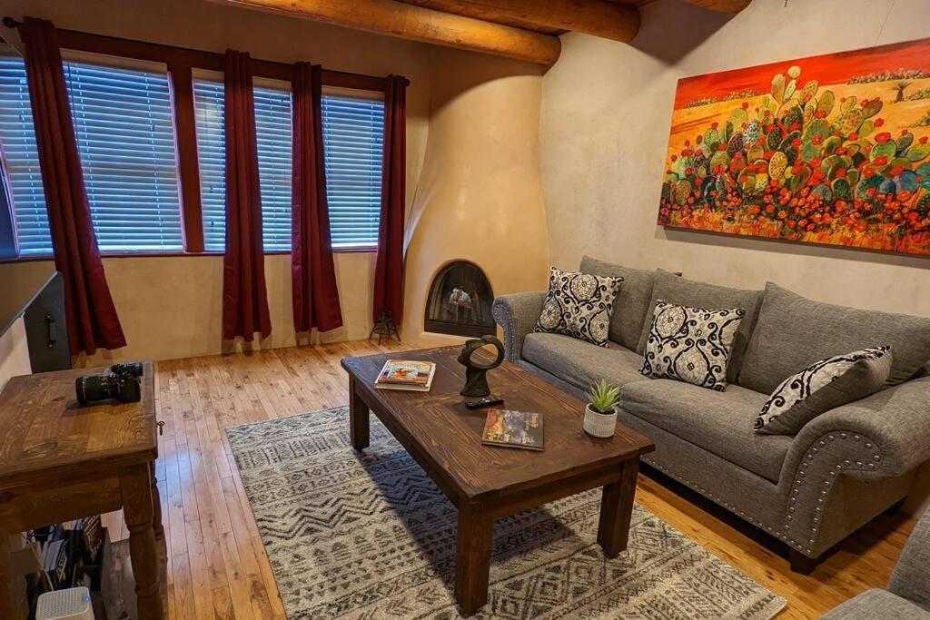 Magical Santa Fe Stay, Minutes From Town Square, Sleeps 4, Includes Free Parking And Outdoor Hot Tub! Ngoại thất bức ảnh