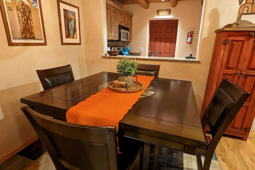 Magical Santa Fe Stay, Minutes From Town Square, Sleeps 4, Includes Free Parking And Outdoor Hot Tub! Ngoại thất bức ảnh